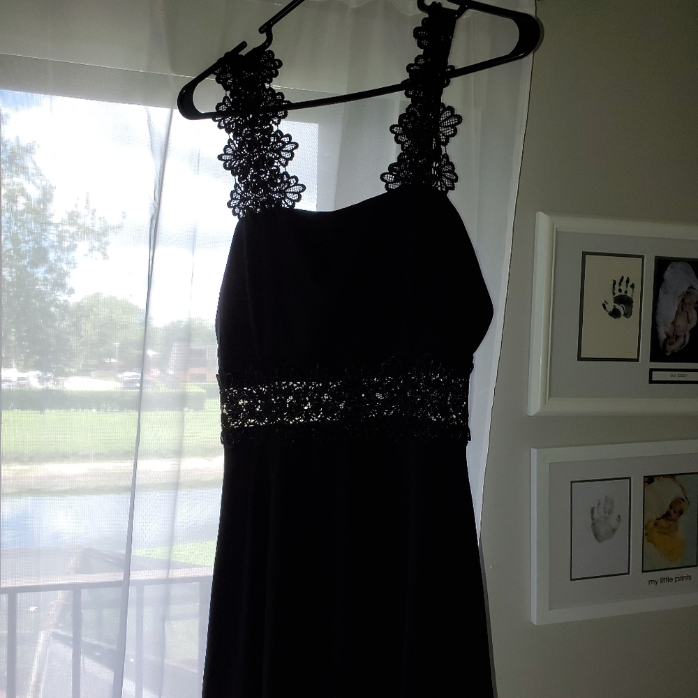 Lulu's size s sent black dress